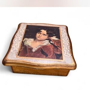 Vintage Italian florentine jewelry/trinket box